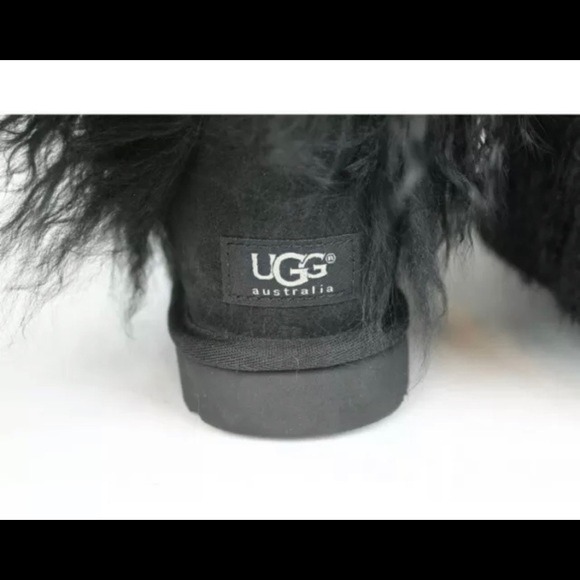 UGG Short Sheepskin Cuff Mongolian Fur BLACK Boots Women’s sz 6 worn once - Picture 8 of 16
